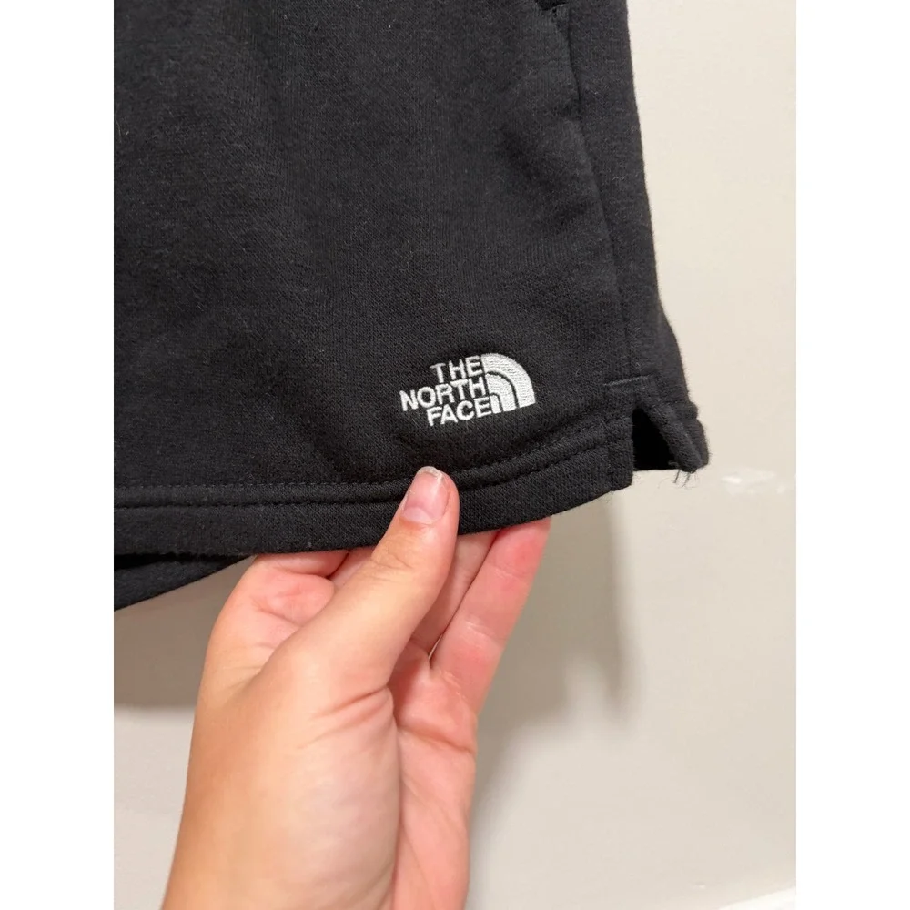 North Face Pull On Short Black Athleisure Casual Women Size Large